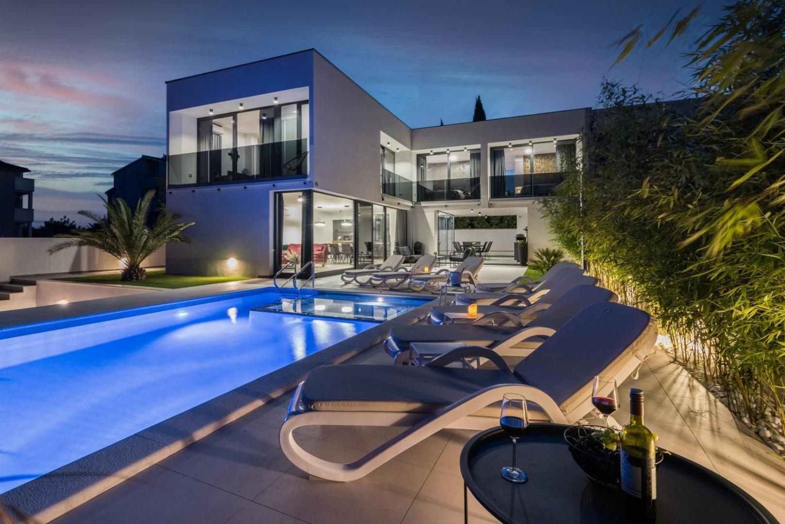 Villa Miaa Newly Built Modern Villa In Medulin For 9 People With Heated Swimming Pool & Jacuzzi エクステリア 写真